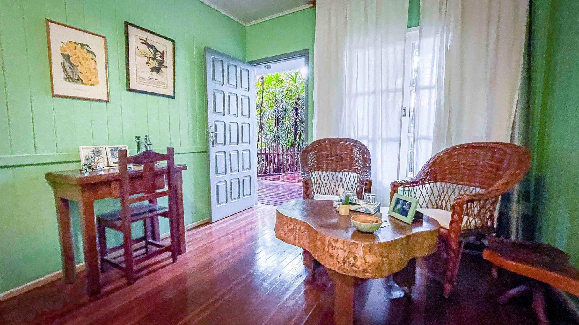 Bed and Breakfast Secret Garden Iguazu Пуэрто-Игуасу Экстерьер фото