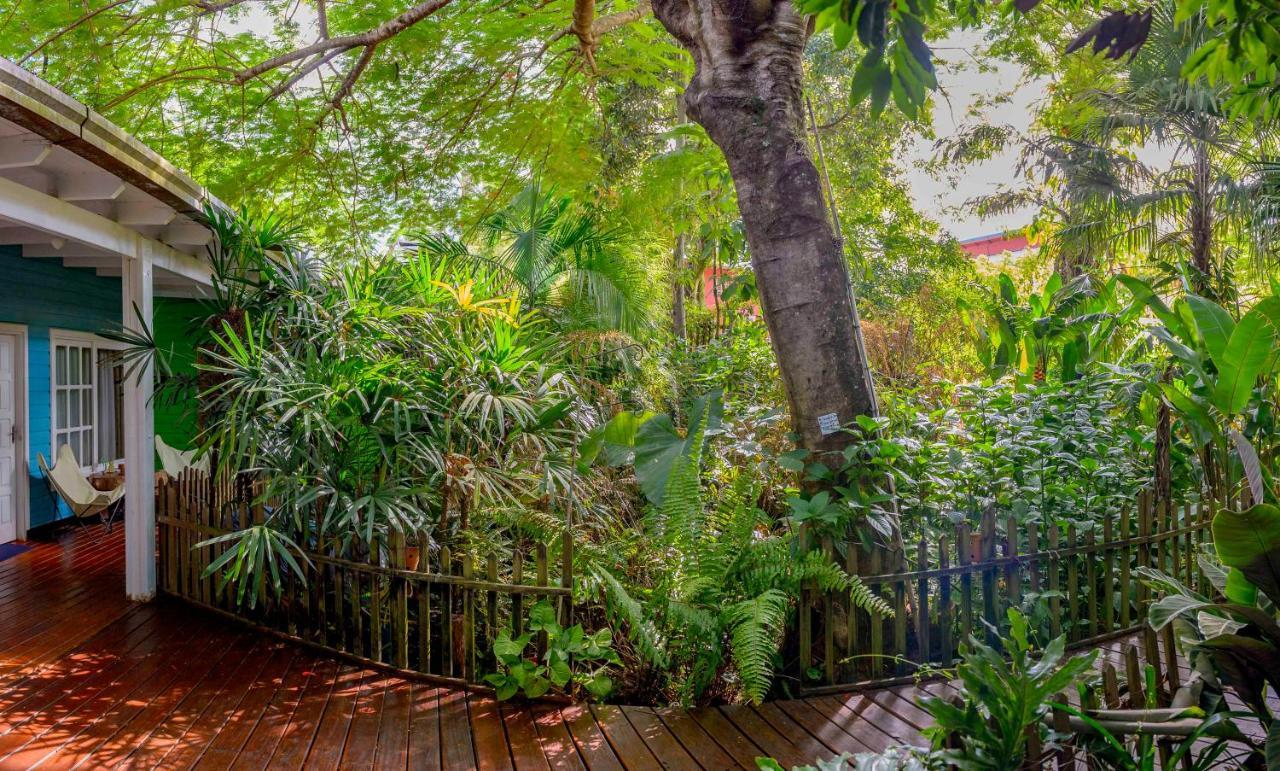 Bed and Breakfast Secret Garden Iguazu Пуэрто-Игуасу Экстерьер фото